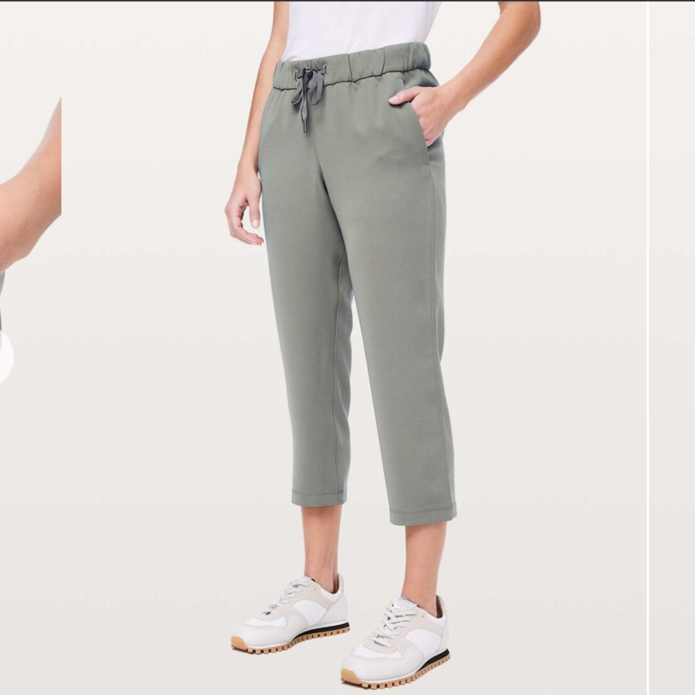 Lululemon | On The Fly Crop *Woven 23" Grey Sage